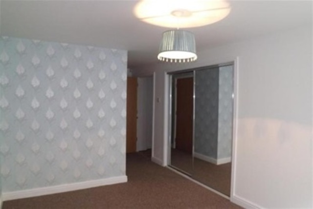  Image of 2 Bedroom Flat to rent at Paisley Renfrewshire Renfrewshire, PA2 6LD