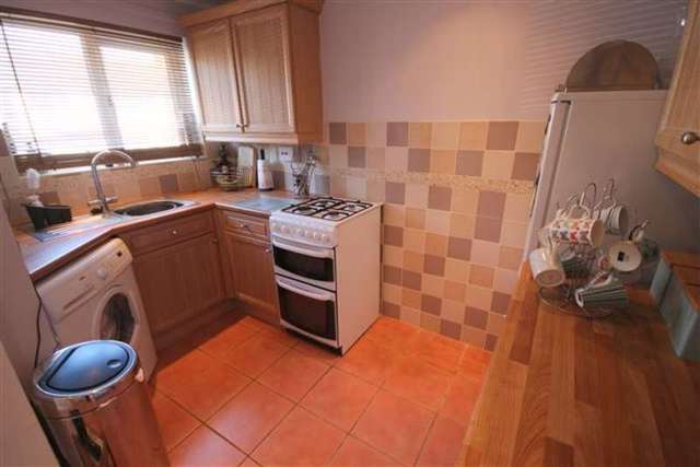  Image of 2 Bedroom Terraced to rent at Hetchleys  Hemel Hempstead, HP1 3NX