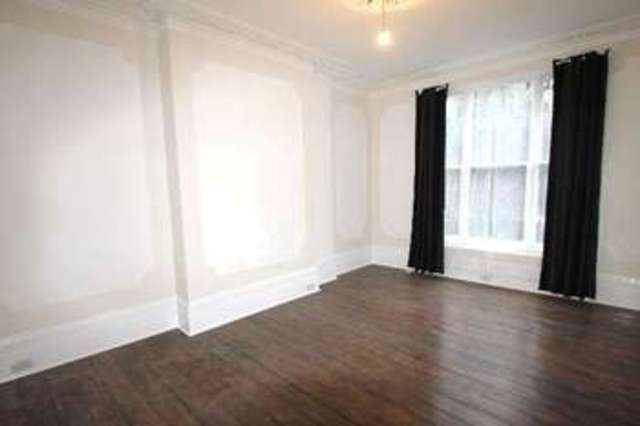  Image of 3 Bedroom Flat to rent at Highbury London Highbury, N5 2NL