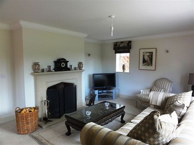  Image of 3 Bedroom Detached to rent at Welbourn Lincoln Welbourn, LN5 0NG
