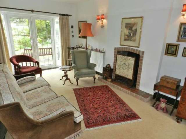  Image of 4 Bedroom Detached for sale at Harlaxton Drive  Long Eaton, NG10 2ER