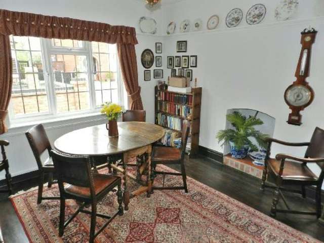  Image of 4 Bedroom Detached for sale at Harlaxton Drive  Long Eaton, NG10 2ER