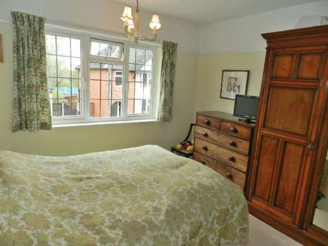  Image of 4 Bedroom Detached for sale at Harlaxton Drive  Long Eaton, NG10 2ER