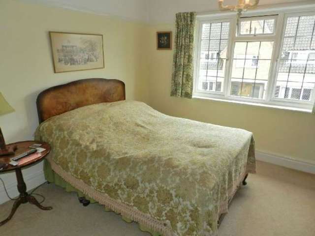  Image of 4 Bedroom Detached for sale at Harlaxton Drive  Long Eaton, NG10 2ER