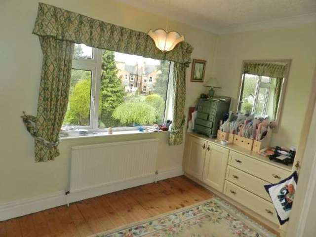  Image of 4 Bedroom Detached for sale at Harlaxton Drive  Long Eaton, NG10 2ER
