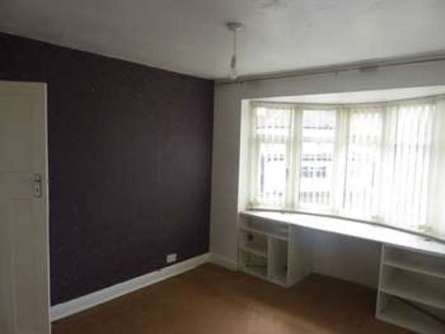  Image of 3 Bedroom Semi-Detached to rent at Harrowby Place  Willenhall, WV13 2RA