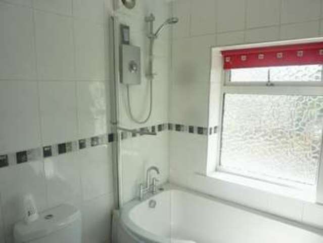  Image of 3 Bedroom Semi-Detached to rent at Harrowby Place  Willenhall, WV13 2RA