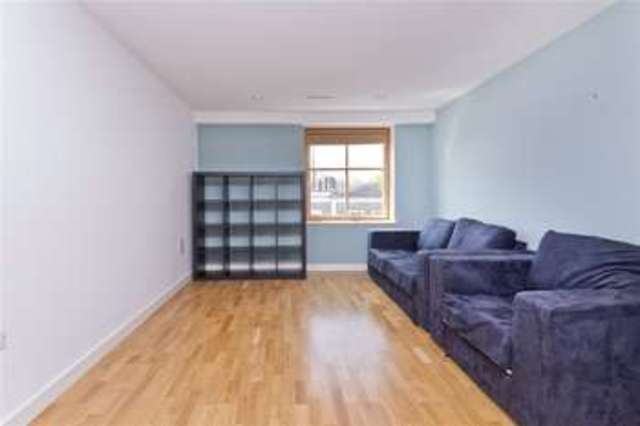  Image of 2 Bedroom Flat to rent at Holloway Road London Lower Holloway, N7 8BU