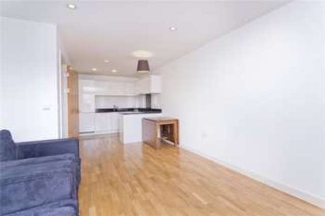  Image of 2 Bedroom Flat to rent at Holloway Road London Lower Holloway, N7 8BU