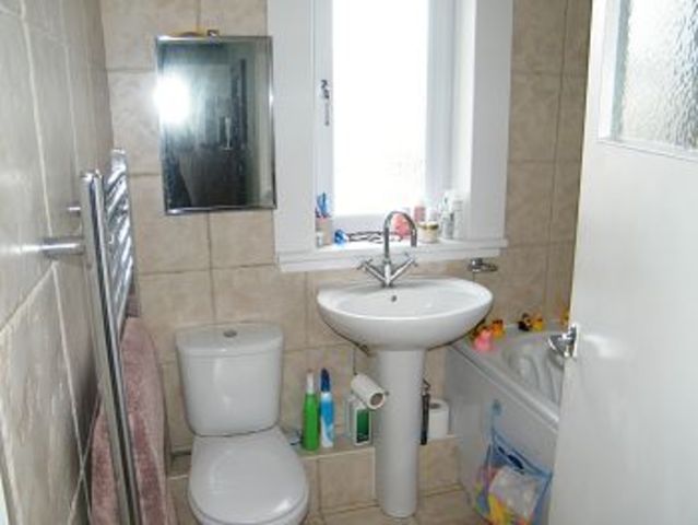  Image of 2 Bedroom Semi-Detached to rent at Bishopbriggs East Dunbartonshire East Dunbartonshire, G64 2BZ