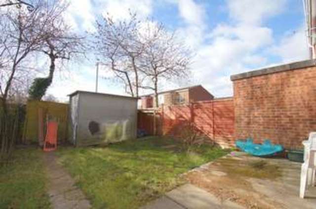  Image of 3 Bedroom Terraced to rent at Kilpeck Close Winyates East Redditch, B98 0ND