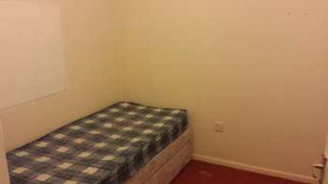  Image of 2 Bedroom Flat to rent at 46 Kingsholm Road  Gloucester, GL1 3AU