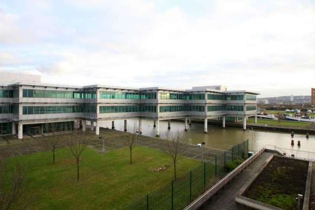  Image of 2 Bedroom Flat to rent at Albert Basin Way  London, E16 2QP