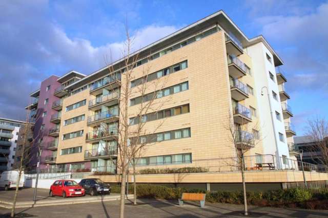  Image of 2 Bedroom Flat to rent at Albert Basin Way  London, E16 2QP