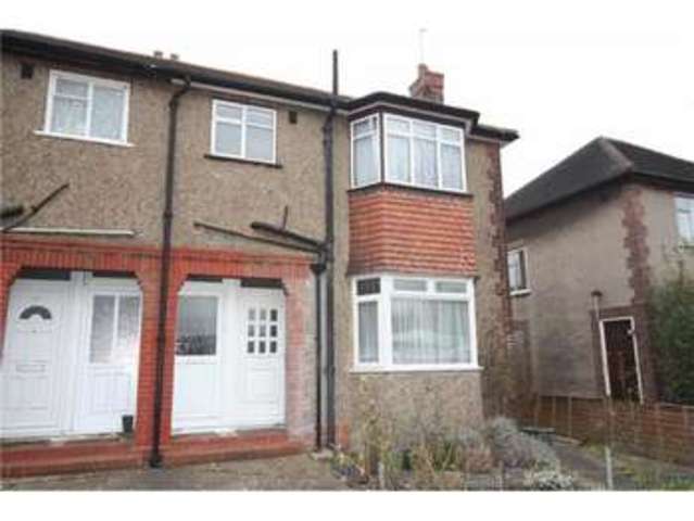  Image of 1 Bedroom Property to rent at Long Drive  Greenford, UB6 8NB