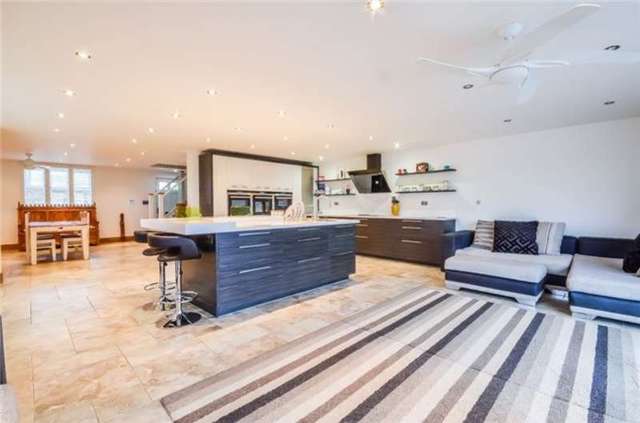  Image of 4 Bedroom Detached for sale at Coveney  Ely, CB6 2DJ