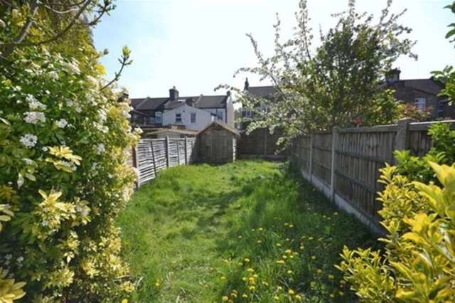  Image of 2 Bedroom Detached to rent at London, E11 4DJ