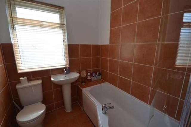  Image of 2 Bedroom Detached to rent at London, E11 4DJ