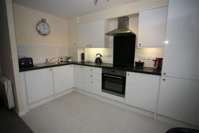  Image of 1 Bedroom Apartment to rent at Offers View Southbroom Road Devizes, SN10 1LX