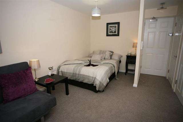  Image of 1 Bedroom Apartment to rent at Offers View Southbroom Road Devizes, SN10 1LX