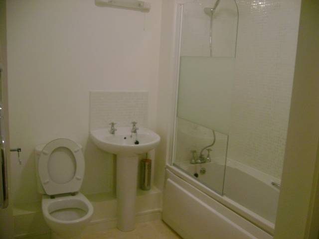  Image of 2 Bedroom Flat to rent at Cardiff Bay  Grangetown, CF10 5NU