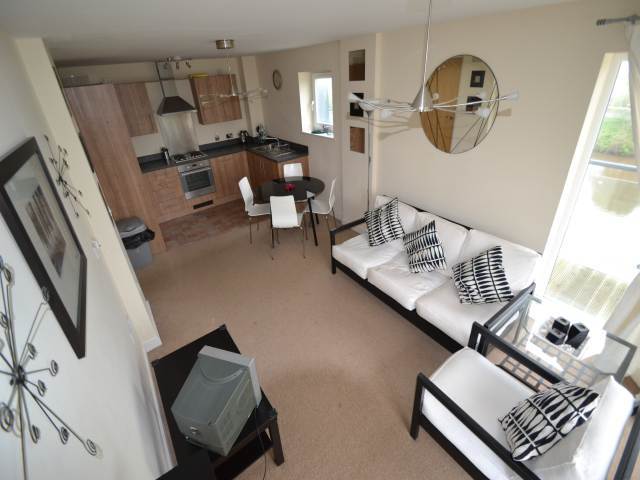  Image of 2 Bedroom Flat to rent at Cardiff Bay Cardiff Grangetown, CF10 5NW