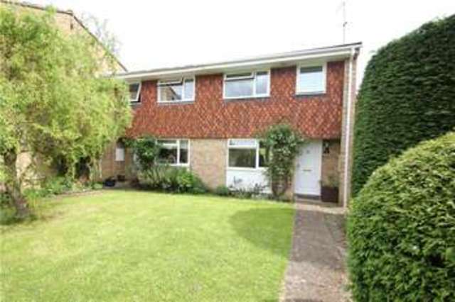 Image of 3 Bedroom End of Terrace for sale at Goldsworth Park Woking Knaphill, GU21 3QP