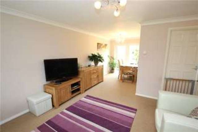  Image of 3 Bedroom End of Terrace for sale at Goldsworth Park Woking Knaphill, GU21 3QP