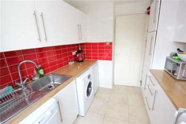  Image of 3 Bedroom End of Terrace for sale at Goldsworth Park Woking Knaphill, GU21 3QP
