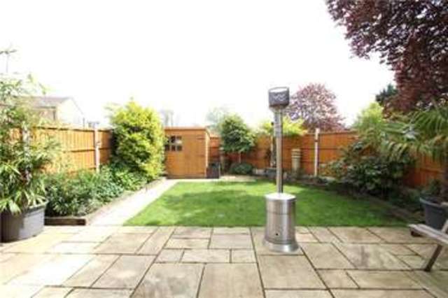  Image of 3 Bedroom End of Terrace for sale at Goldsworth Park Woking Knaphill, GU21 3QP