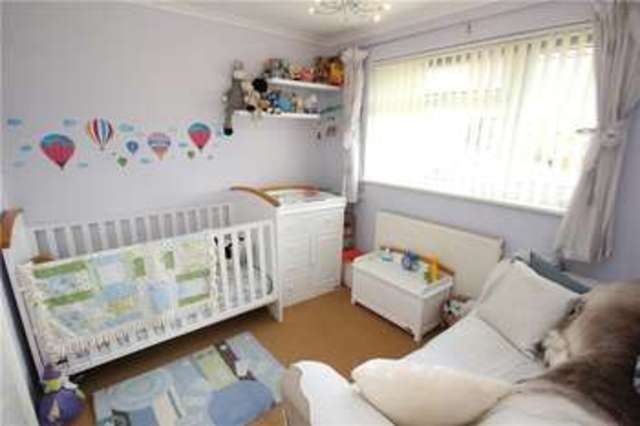  Image of 3 Bedroom End of Terrace for sale at Goldsworth Park Woking Knaphill, GU21 3QP