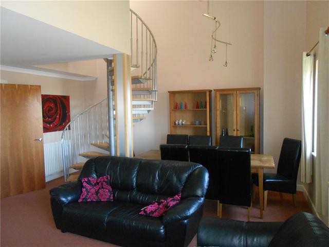  Image of 3 Bedroom Flat to rent at Pilrig Edinburgh Edinburgh, EH6 5BF