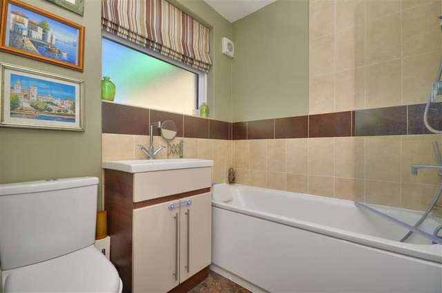  Image of 2 Bedroom Bungalow for sale at Greenhill Herne Bay Herne Bay, CT6 7QA