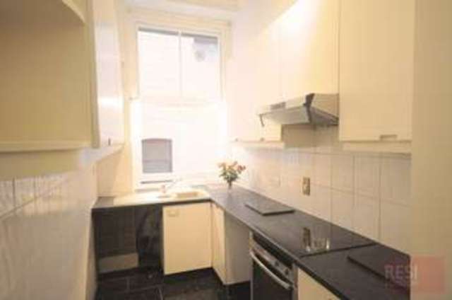  Image of 2 Bedroom Flat to rent at Queens Gate  London, SW7 5HE