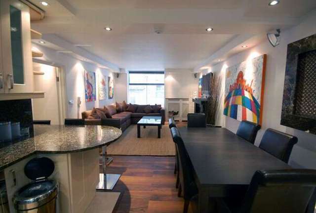  Image of 3 Bedroom Flat to rent at London, WC1E 7AQ