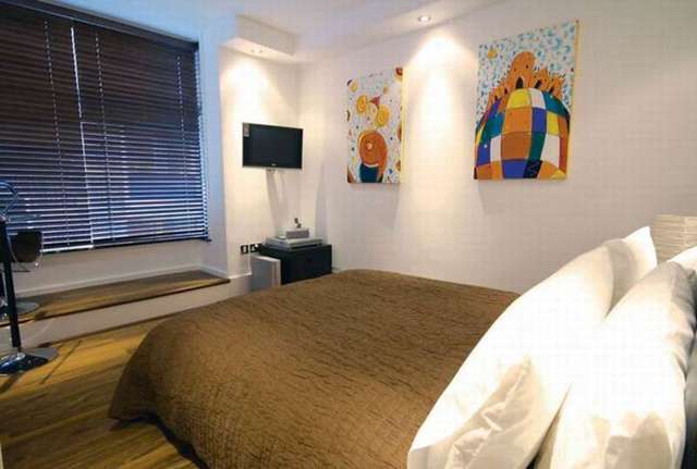  Image of 3 Bedroom Flat to rent at London, WC1E 7AQ