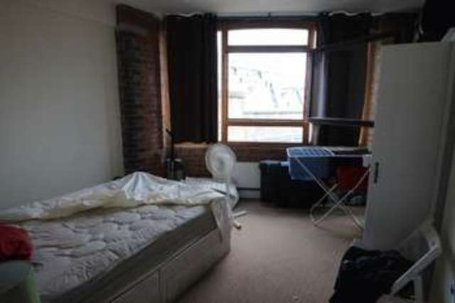  Image of 1 Bedroom Flat to rent at Cottons Gardens  London, E2 8DN