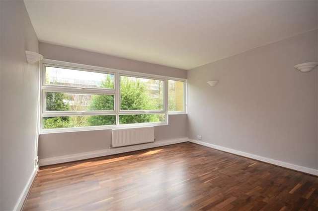  Image of 3 Bedroom Flat for sale at Hove East Sussex Hove, BN3 1RL