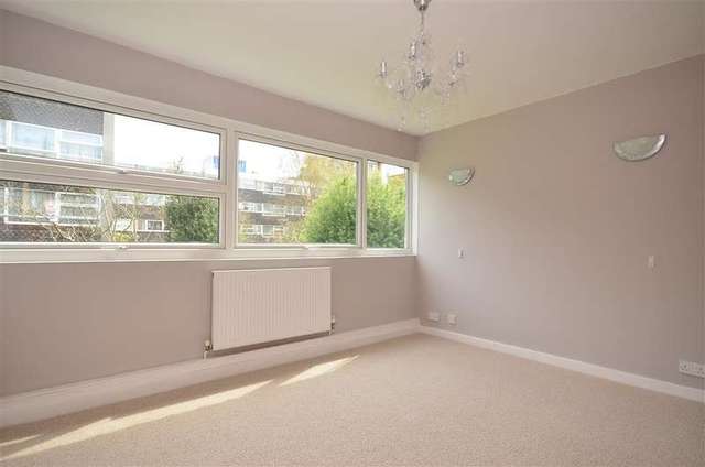  Image of 3 Bedroom Flat for sale at Hove East Sussex Hove, BN3 1RL