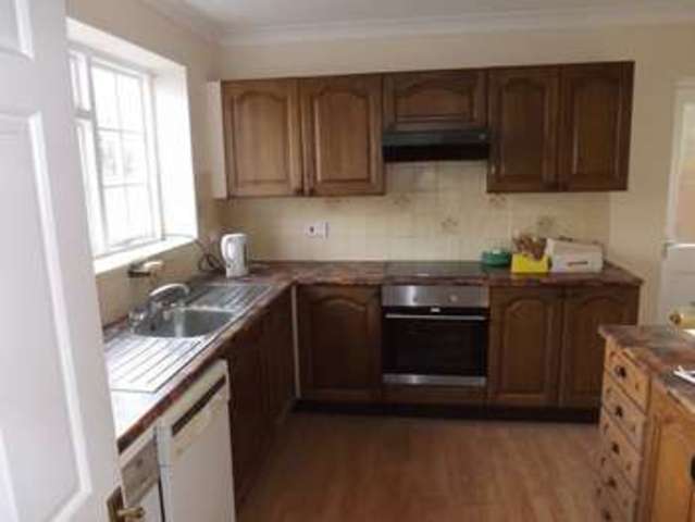  Image of 3 Bedroom Semi-Detached to rent at South Farm Road  Worthing, BN14 7BA