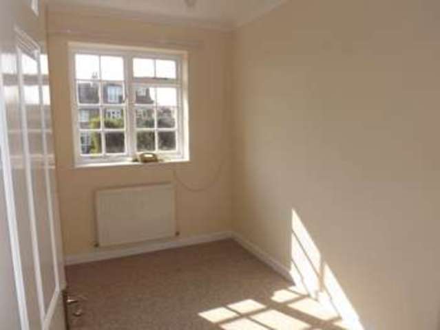  Image of 3 Bedroom Semi-Detached to rent at South Farm Road  Worthing, BN14 7BA