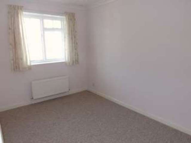  Image of 3 Bedroom Semi-Detached to rent at South Farm Road  Worthing, BN14 7BA