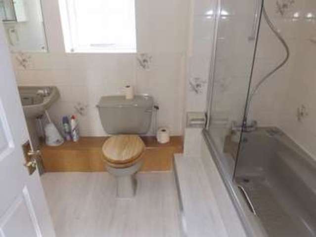  Image of 3 Bedroom Semi-Detached to rent at South Farm Road  Worthing, BN14 7BA