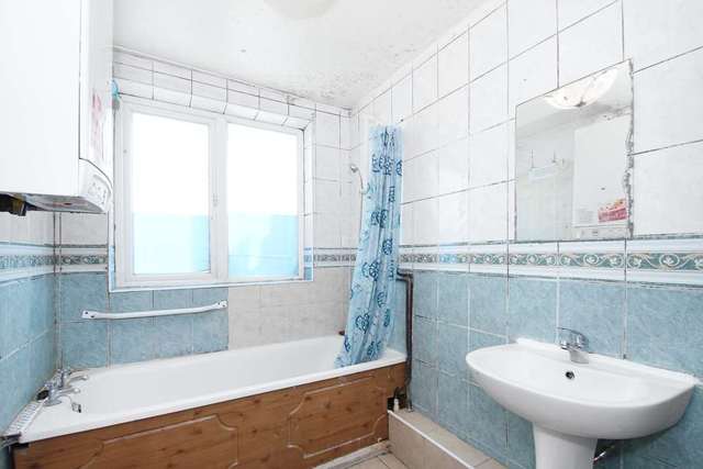  Image of 2 Bedroom Terraced for sale at Sylvan Road Forest Gate London, E7 8BN