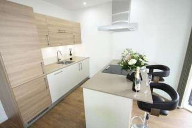  Image of 2 Bedroom Flat to rent at Teviot Street  London, E14 6RE
