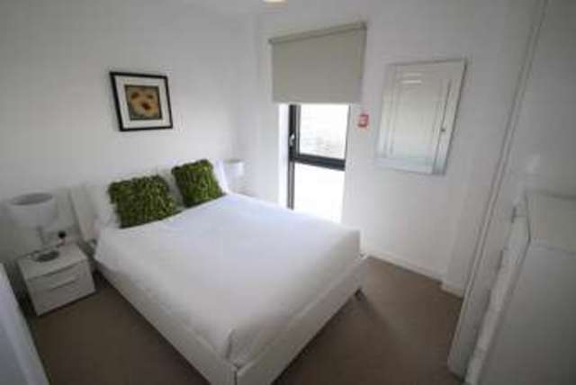  Image of 2 Bedroom Flat to rent at Teviot Street  London, E14 6RE