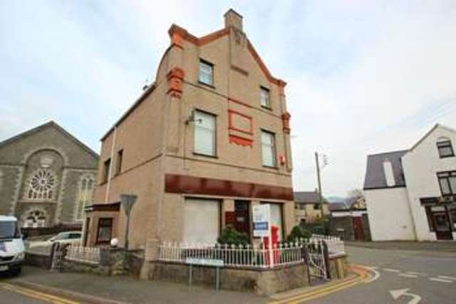  Image of 5 Bedroom Detached for sale at Y Sgwar  Caernarfon, LL55 4AB