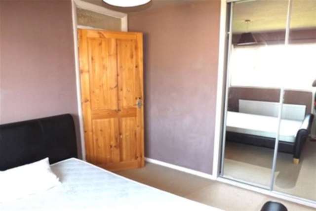  Image of 3 Bedroom Semi-Detached to rent at Bicester, OX26 4YQ