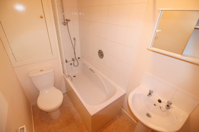  Image of 1 Bedroom Flat to rent at Torry Aberdeen Aberdeen, AB11 8BL