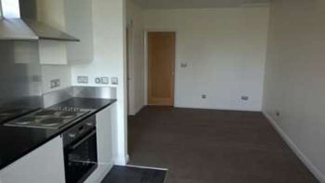  Image of 1 Bedroom Flat for sale at Walton Road  West Molesey, KT8 2QF